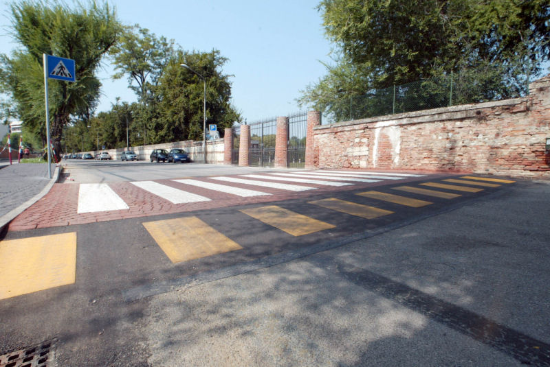 Via Rumor Strisce pedonali rialzate 07-09-2012