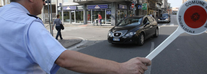 vigili blocco auto