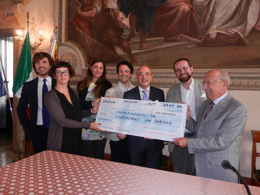 Un assegno per l’Ospedale San Bortolo