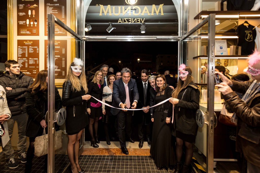 MagnumPleasureStore_Venezia_TagliodelNastro_A.Trocchia