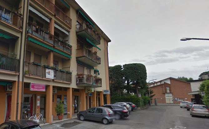 via prandina vicenza immondizia su automobile