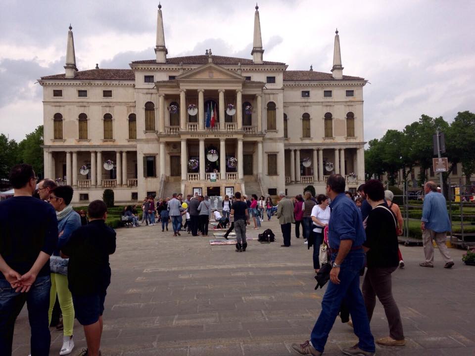 11185635_357678431099085_439393066_n