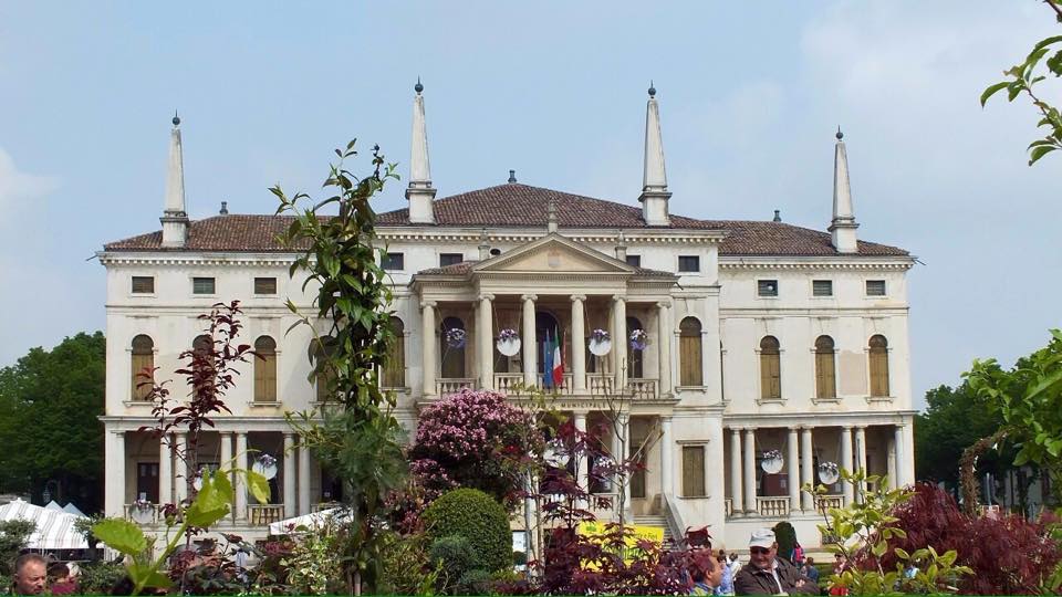 11212353_357678541099074_1692152098_n