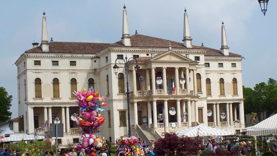 11215902_357678551099073_1430428972_n