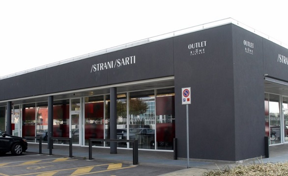 Man using smart phone