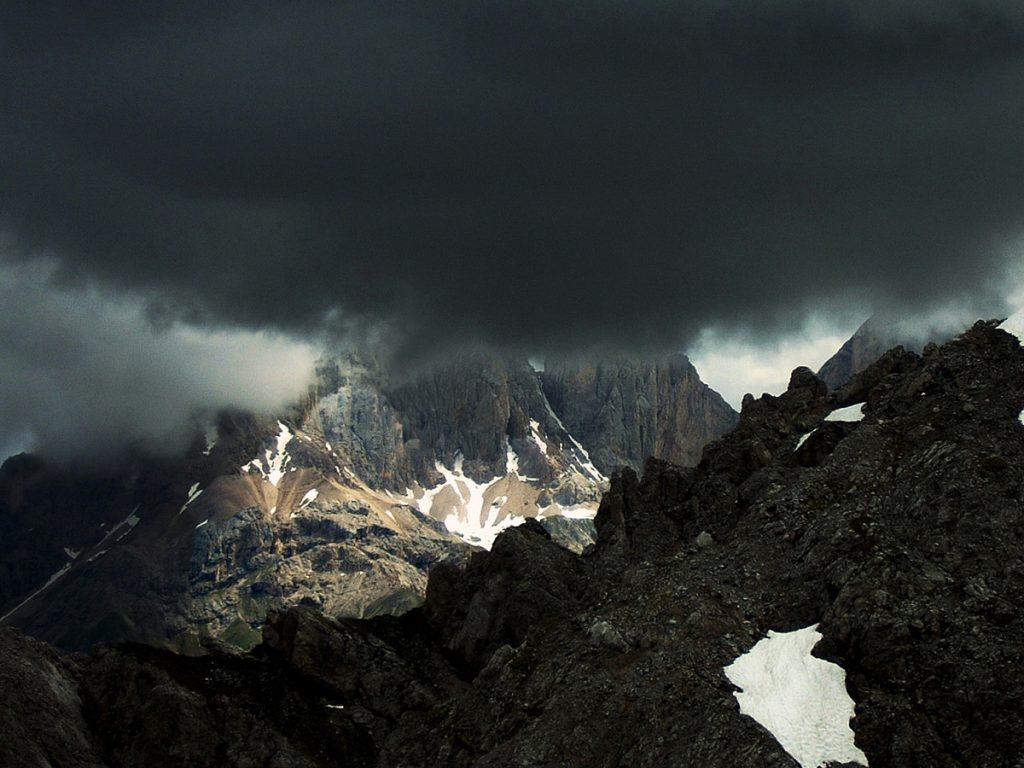 METEO – Ancora temporali in montagna, stato di attenzione