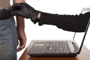 LONGARE – Compra auto su internet, truffato