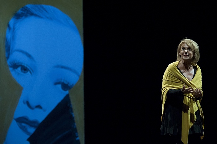 Teatro Asioli Correggio (RE) 1/11/2013 Lella Costa in: "FERITE A MORTE"