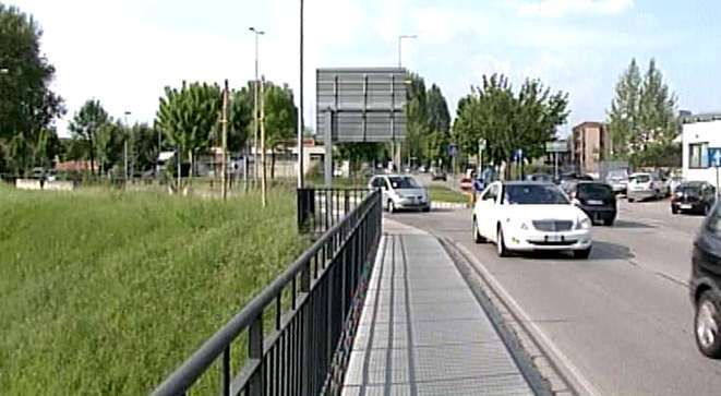 art_4641_1_vlcsnap-2012-05-04-15h30m24s301