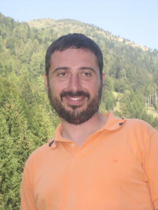 621988_4463648586383_1232469081_o