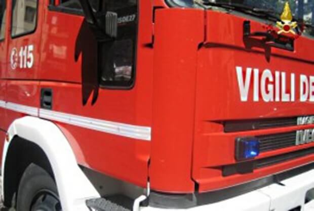 vigili-del-fuoco-camion-tviweb-300x202