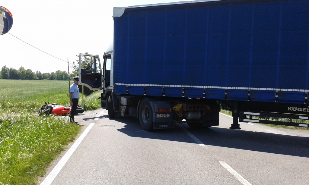 BOLZANO VIC. – Motociclista contro camion, grave in ospedale