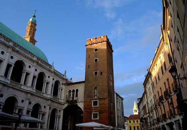 piazza erbe torre tormento