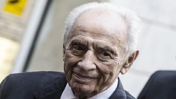 L'ex presidente d'Israele Shimon Peres a Roma in una foto d'archivio del 4 settembre 2014. ANSA/ANGELO CARCONI