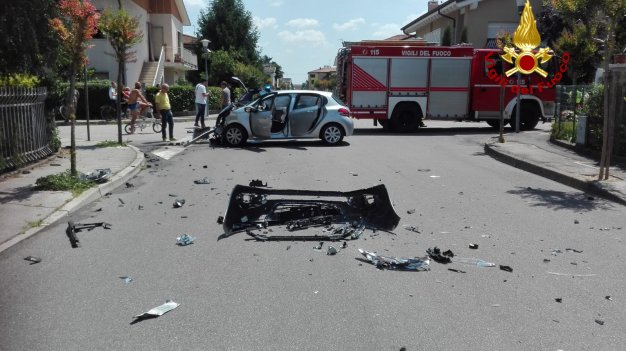 POJANA M. – Scontro tra due auto: due donne ferite