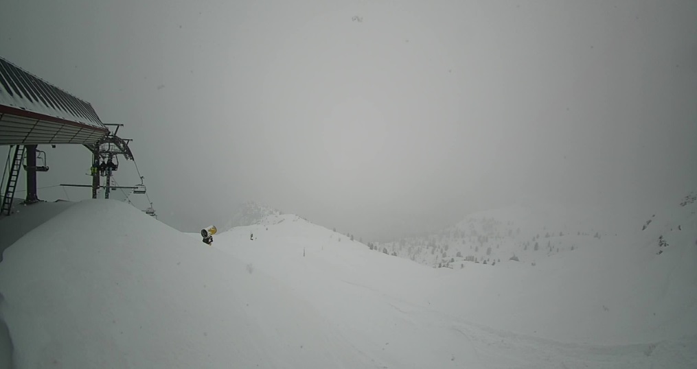 VENETO – Il lungo inverno: piste da sci innevate su Alpi e Prealpi – Domani quota neve a 600 metri (previsioni)