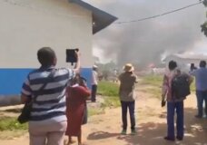 congo folla inferocita incendia tende per malati di ebola vicino ad un ospedale