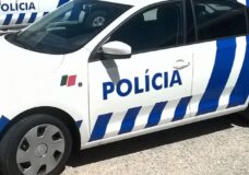 Bambini abbandonati su una strada in Portogallo dopo una fuga dalla Francia: coppia arrestata in un bar vicino a Lisbona